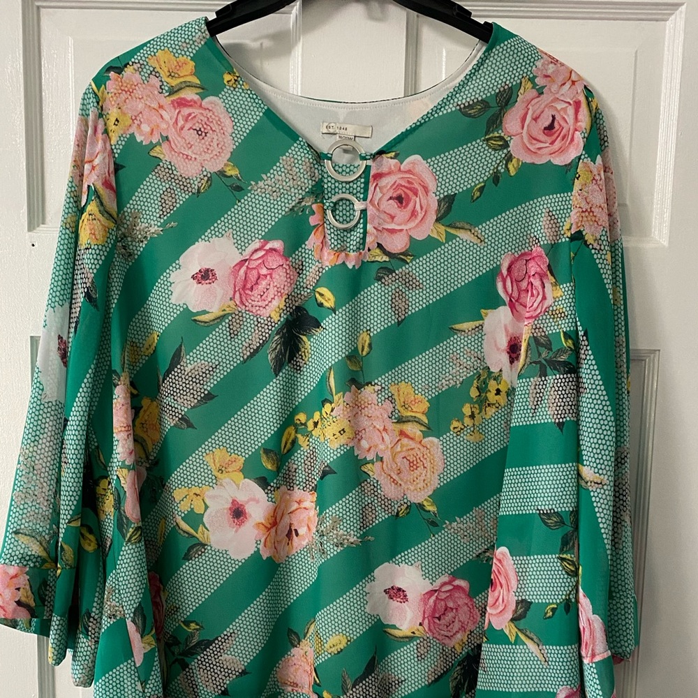 C Est1946 Cato V-neck Blouse